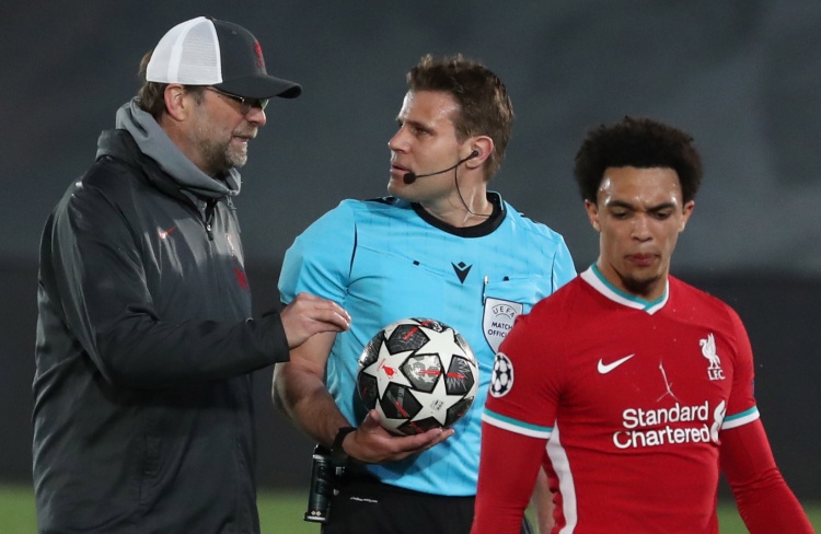 最早巫师不是CDPR做的！ 开发者谈取消原因