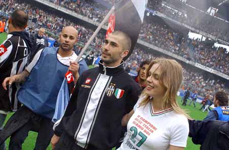 余霜否认世运会工作靠老公资源：同事都是外国人，根本不认识管哥